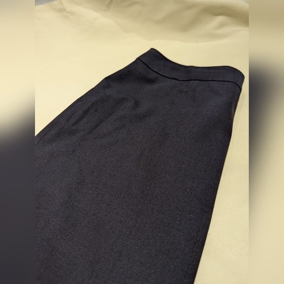 Banana Republic pencil skirt - Picture 2 of 5